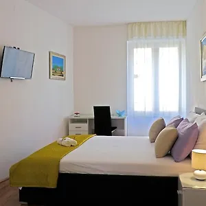 3* Gostinjska kuća A&m And