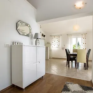  Apartment Lidija